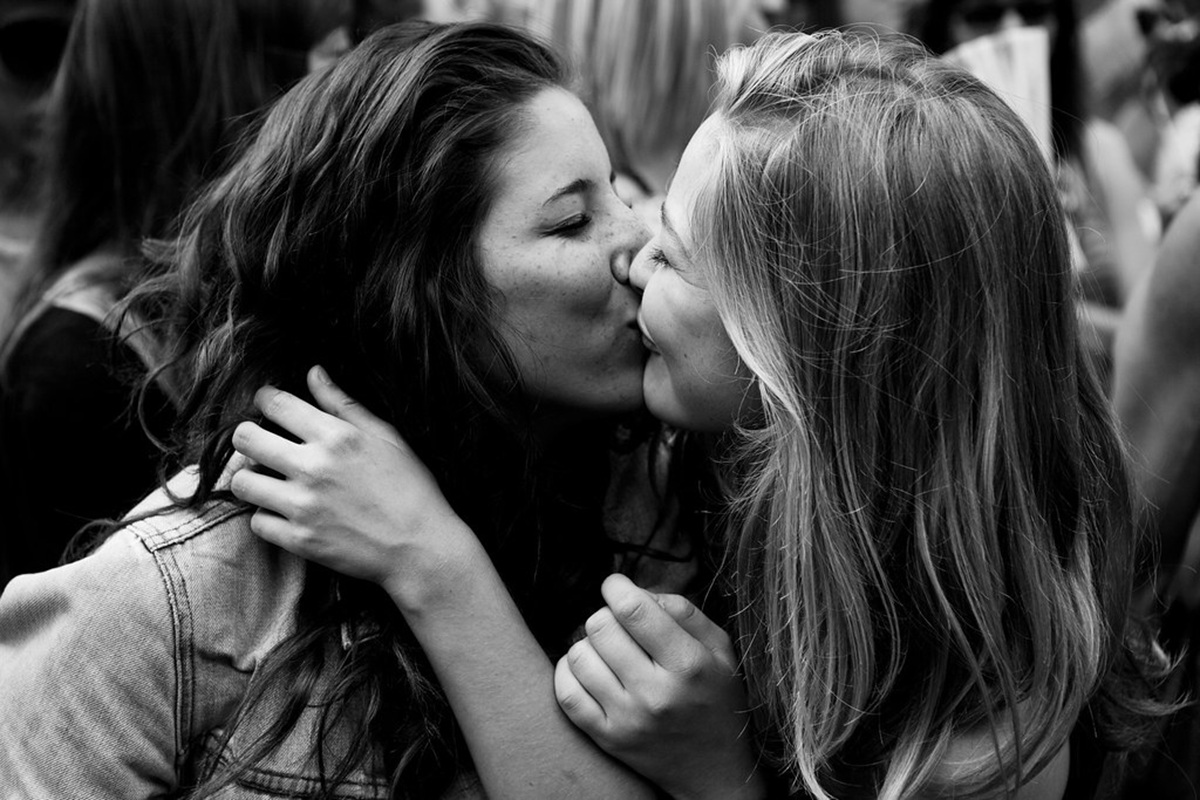 Elegante Atmosphäre bei einem sinnlichen Duo Date