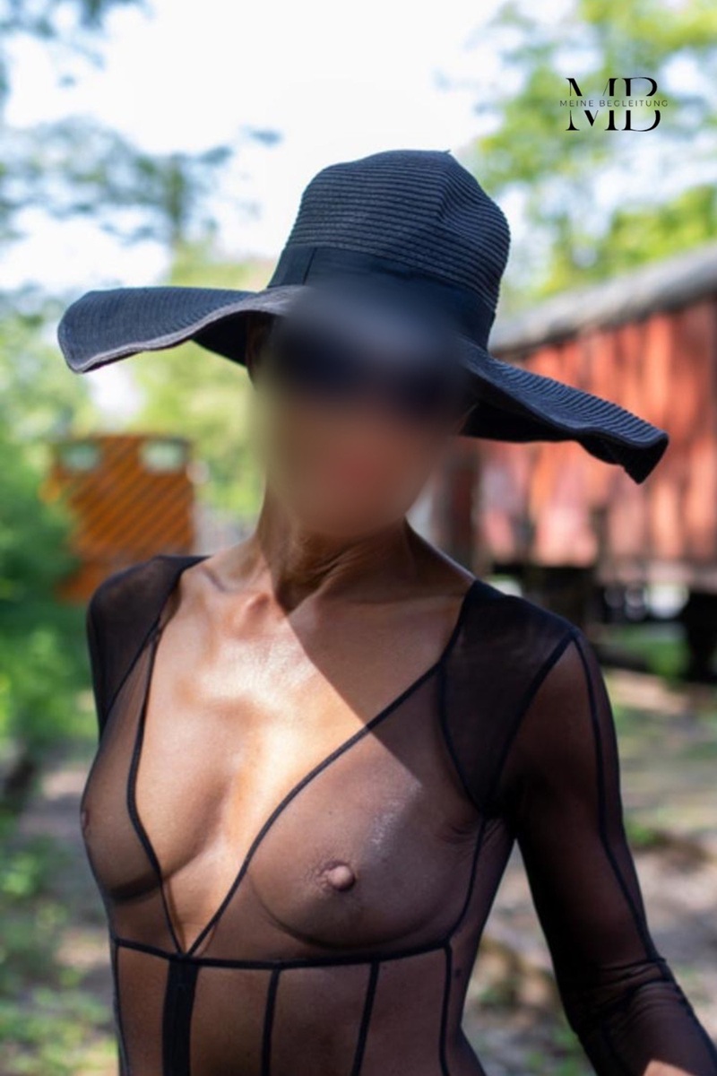Escort Mailin aus Hannover
